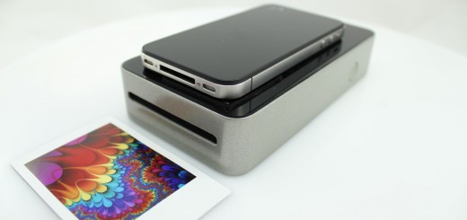 SnapJet mit aufliegendem Smartphone und gedrucktem Bild